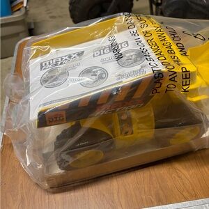 MAXX Action Yellow Toy Dump Truck